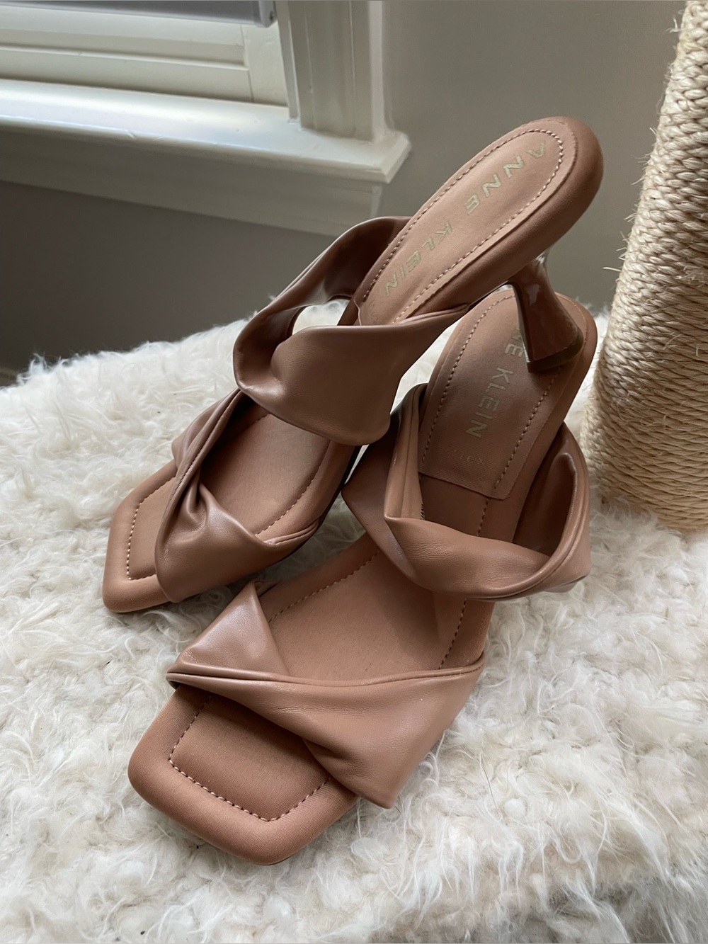 Anne Klein Woman’s Slides in SZ 7.5 in gently used condition